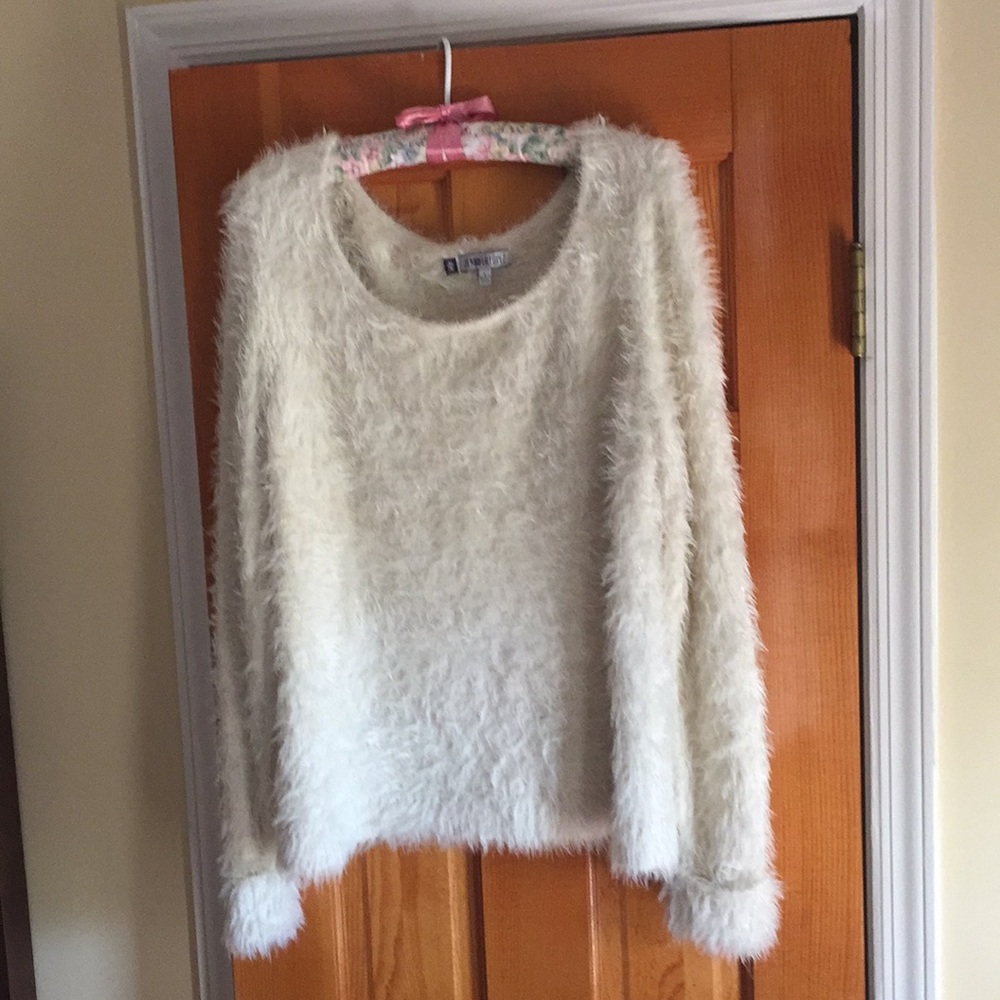 Jennifer Lopez sweater